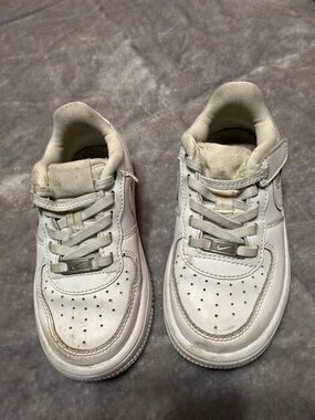 Nike Kids White Low-Top Leather Sneakers